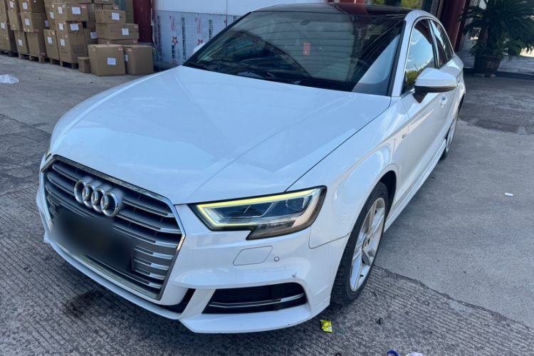 Used Audi A3 2020 Limousine 35 TFSI Fashion Edition China VI Emission Standard Guazi used car, China used car export, Used car for sale, Used cars, Cheapest cars for sale