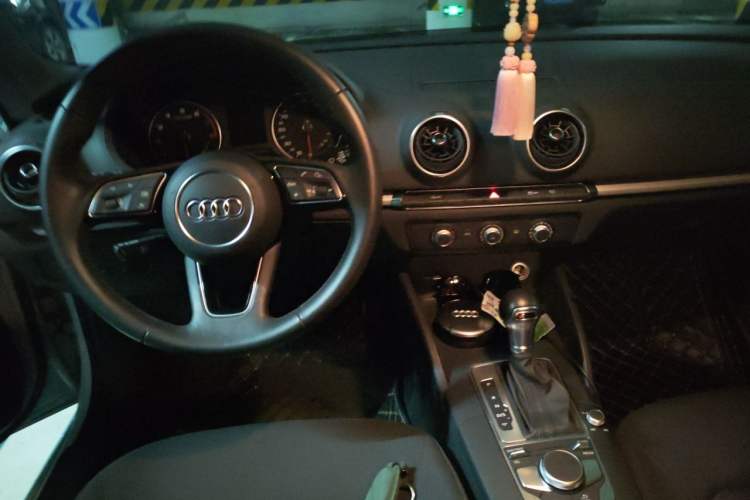 Used Audi A3 2020 Restyled Limousine 35 TFSI Ambition Version China VI Center Console