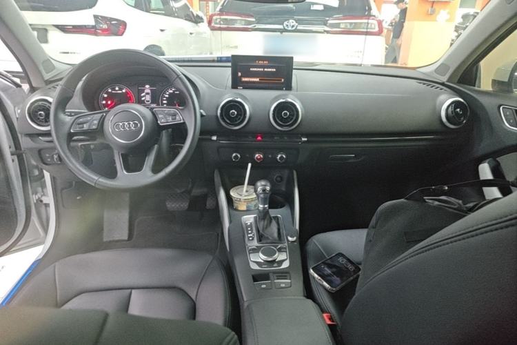 Used Audi A3 2020 Limousine 35 TFSI Fashion Edition China VI Emission Standard Center Console