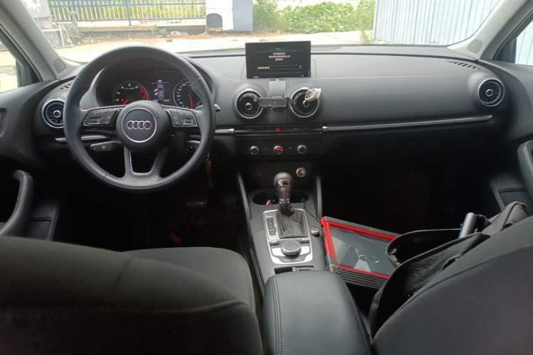 Used Audi A3 2020 Sportback 35 TFSI Ambition China VI Center Console