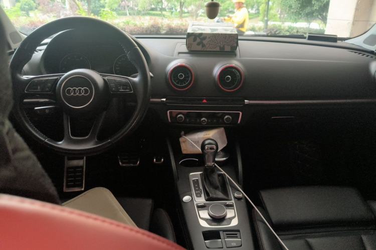 Used Audi A3 2020 Sportback 40 TFSI Style Edition China VI Emission Standard Center Console
