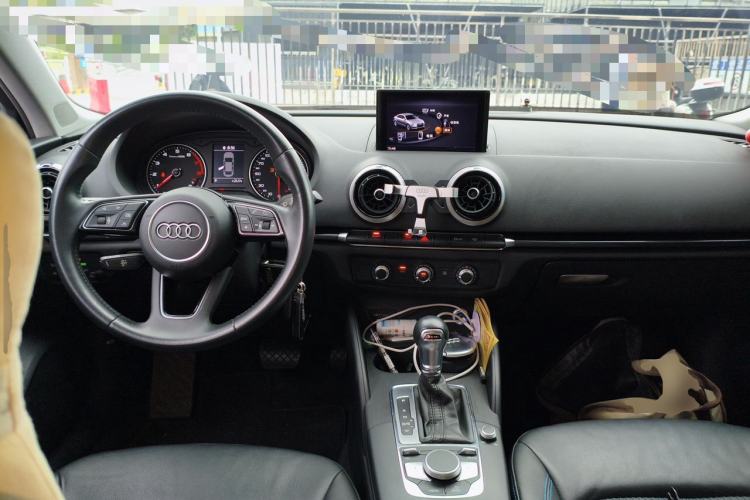 Used Audi A3 2020 Limousine 35 TFSI Fashion Edition China VI Emission Standard Center Console