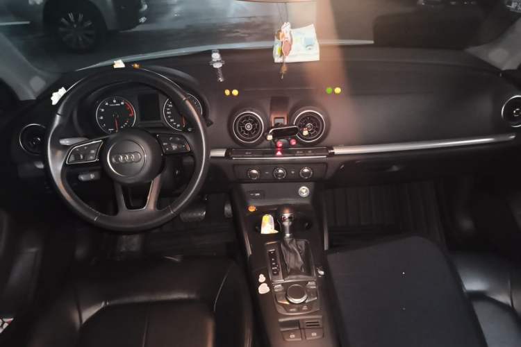 Used Audi A3 2020 Sportback 35 TFSI Ambition China VI Center Console