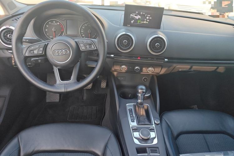 Used Audi A3 2020 Limousine 35 TFSI Fashion Edition China VI Emission Standard Center Console