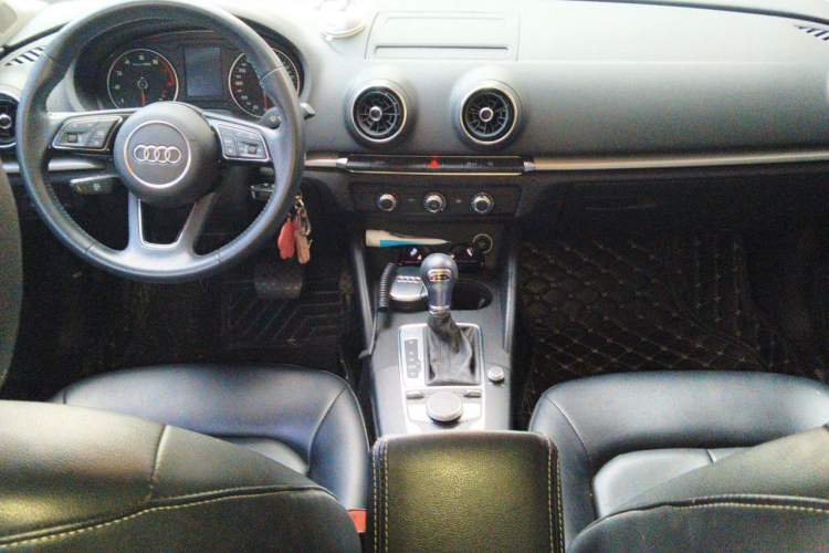 Used Audi A3 2020 Restyled Sportback 35 TFSI Entry-Level China VI Emission Standard Center Console
