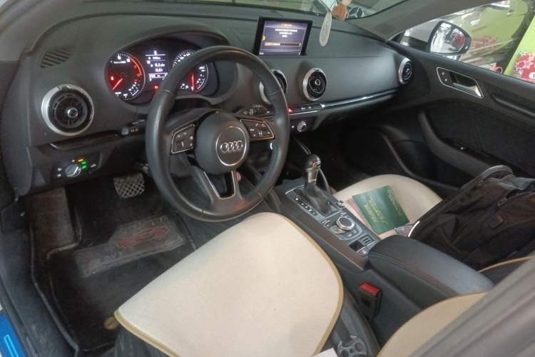 Used Audi A3 2020 Sportback 35 TFSI Fashion Edition China VI Emission Standard Center Console