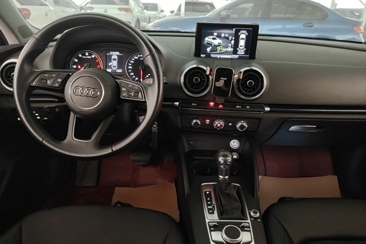 Used Audi A3 2020 Limousine 35 TFSI Fashion Edition China VI Emission Standard Center Console