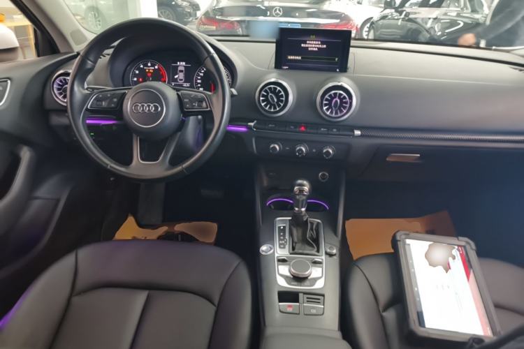 Used Audi A3 2020 Limousine 35 TFSI Fashion Edition China VI Emission Standard Center Console