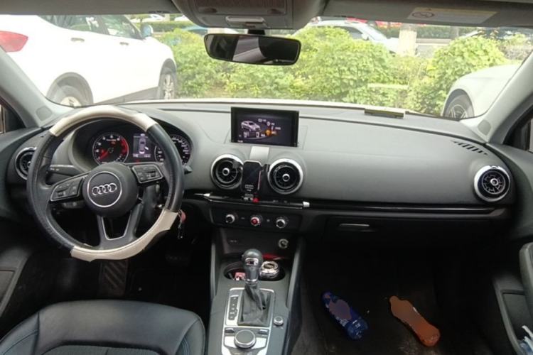 Used Audi A3 2020 Limousine 35 TFSI Fashion Edition China VI Emission Standard Center Console