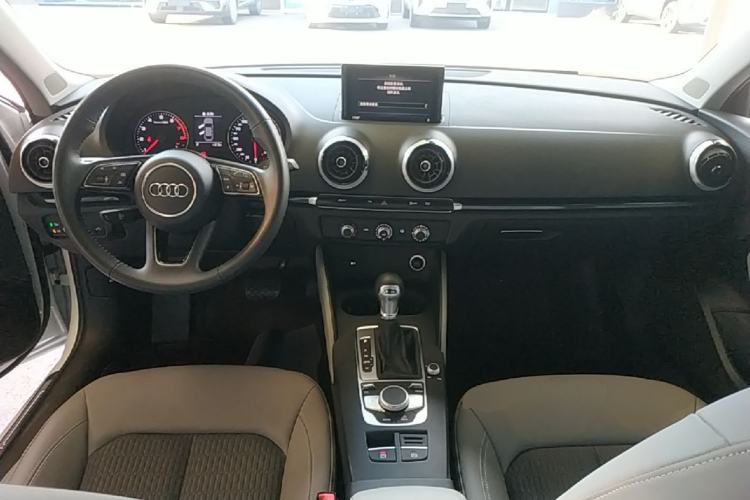 Used Audi A3 2020 Limousine 35 TFSI Fashion Edition China VI Emission Standard Center Console