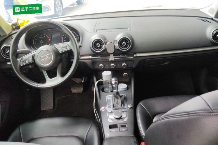 Used Audi A3 2020 Restyled Sportback 35 TFSI Entry-Level China VI Emission Standard Center Console