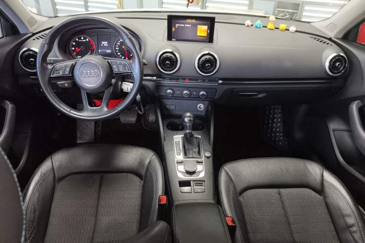 Used Audi A3 2020 Sportback 35 TFSI Fashion Edition China VI Emission Standard Center Console