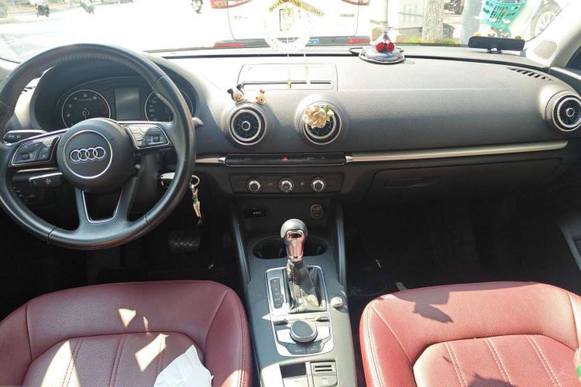 Used Audi A3 2020 Limousine 35 TFSI Ambition China VI Center Console