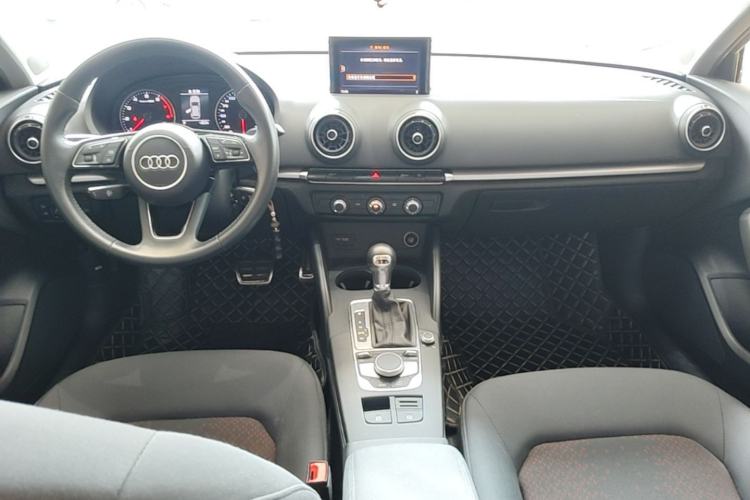 Used Audi A3 2020 Restyled Sportback 35 TFSI Entry-Level China VI Emission Standard Center Console