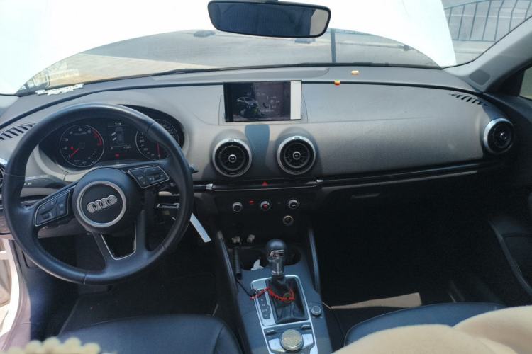 Used Audi A3 2020 Limousine 35 TFSI Fashion Edition China VI Emission Standard Center Console