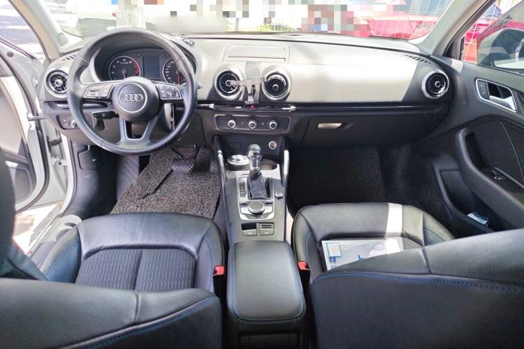 Used Audi A3 2020 Limousine 35 TFSI Fashion Edition China VI Emission Standard Center Console