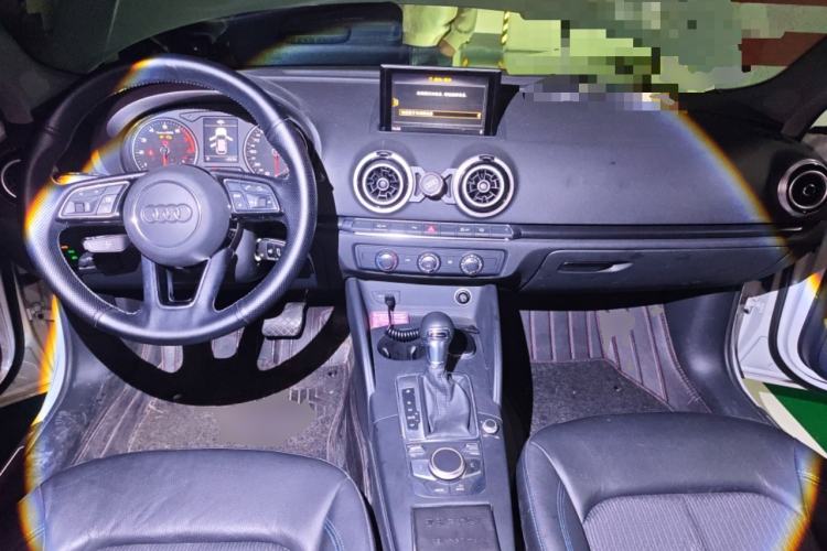 Used Audi A3 2020 Sportback 35 TFSI Fashion Edition China VI Emission Standard Center Console