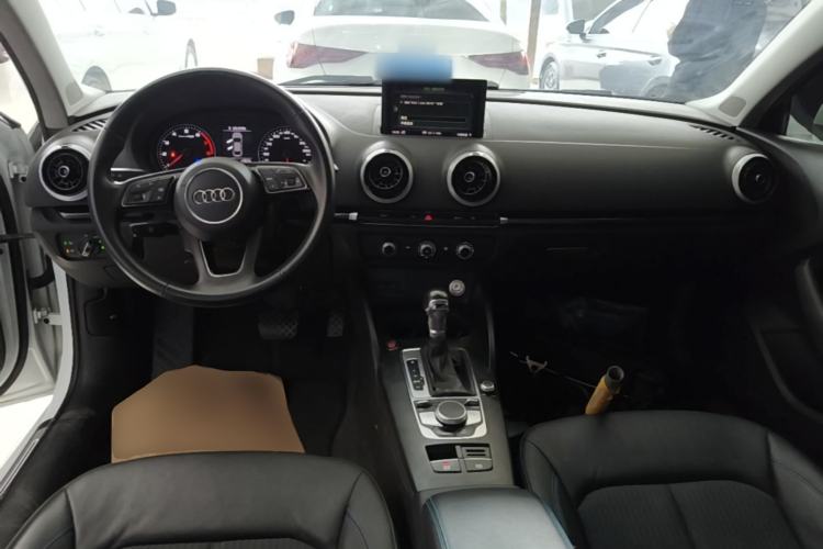 Used Audi A3 2020 Limousine 35 TFSI Fashion Edition China VI Emission Standard Center Console