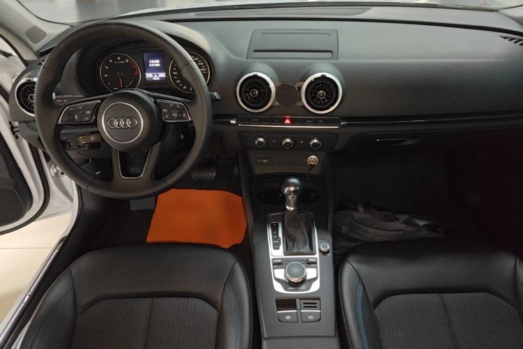 Used Audi A3 2020 Limousine 35 TFSI Fashion Edition China VI Emission Standard Center Console