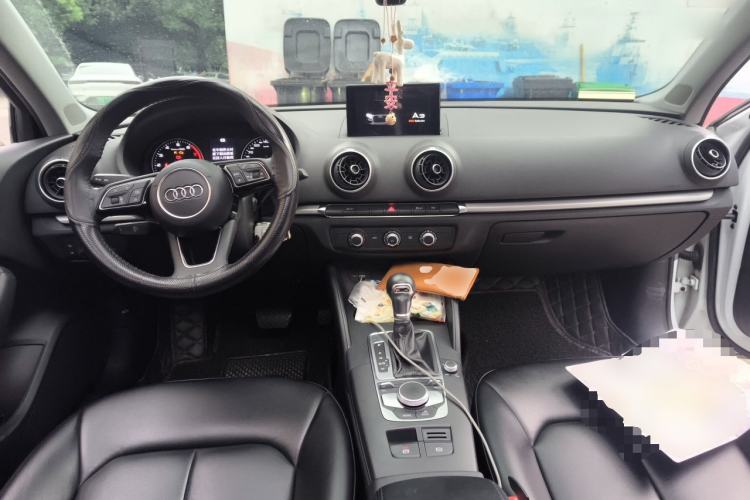 Used Audi A3 2020 Limousine 35 TFSI Ambition China VI Center Console