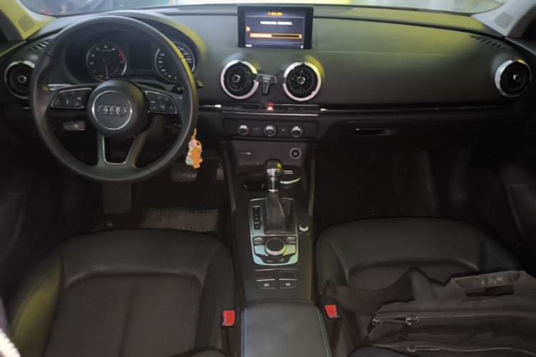Used Audi A3 2020 Limousine 35 TFSI Fashion Edition China VI Emission Standard Center Console