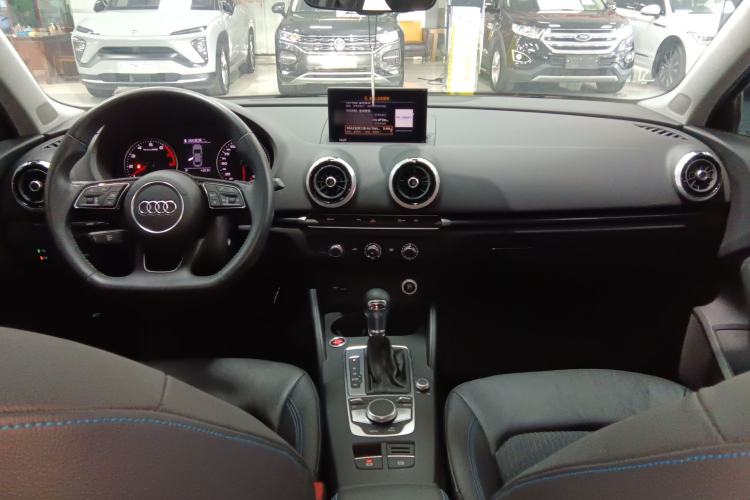 Used Audi A3 2020 Limousine 35 TFSI Fashion Edition China VI Emission Standard Center Console