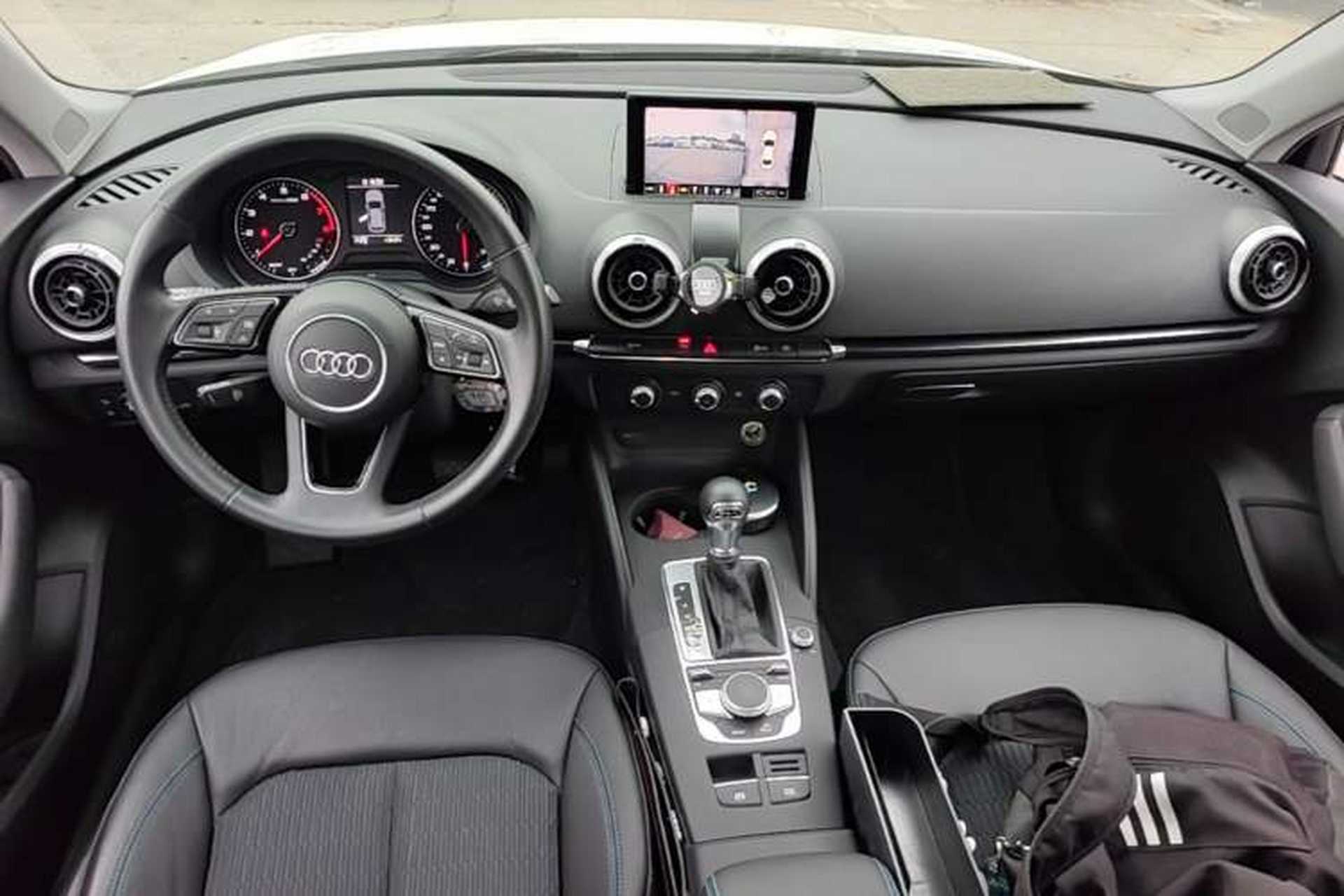 Used Audi A3 2020 Sportback 35 TFSI Fashion Edition China VI Emission Standard Center Console