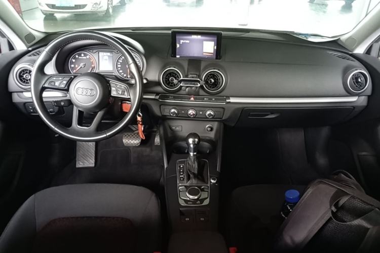 Used Audi A3 2020 Restyled Sportback 35 TFSI Entry-Level China VI Emission Standard Center Console
