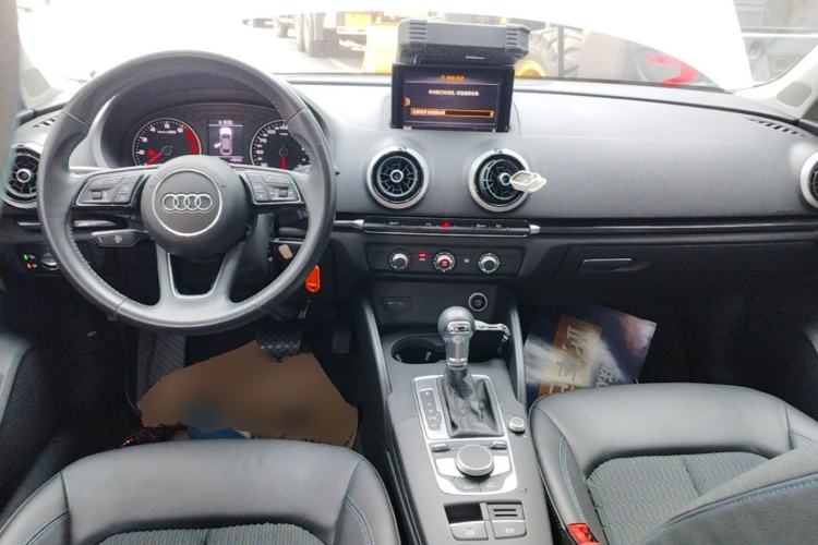 Used Audi A3 2020 Limousine 35 TFSI Fashion Edition China VI Emission Standard Center Console