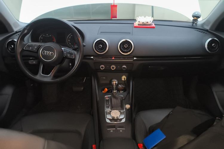 Used Audi A3 2020 Limousine 35 TFSI Fashion Edition China V Emission Standard Center Console