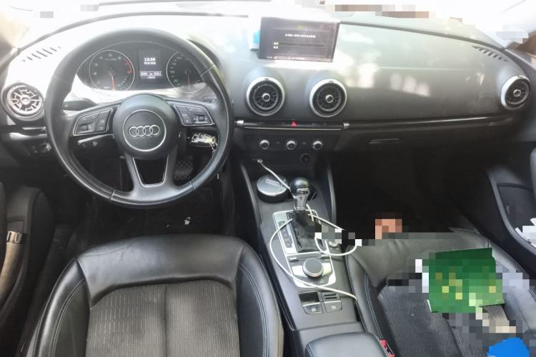 Used Audi A3 2020 Limousine 35 TFSI Fashion Edition China VI Emission Standard Center Console