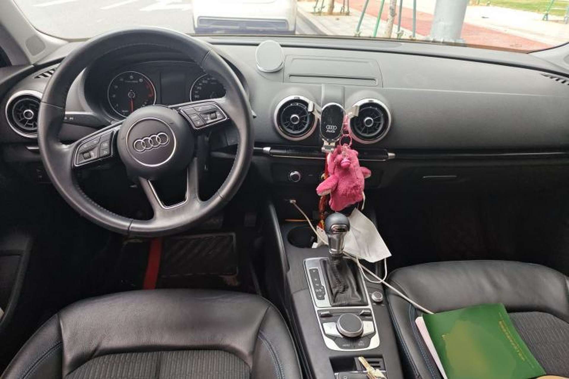 Used Audi A3 2020 Sportback 35 TFSI Fashion Edition China VI Emission Standard Center Console