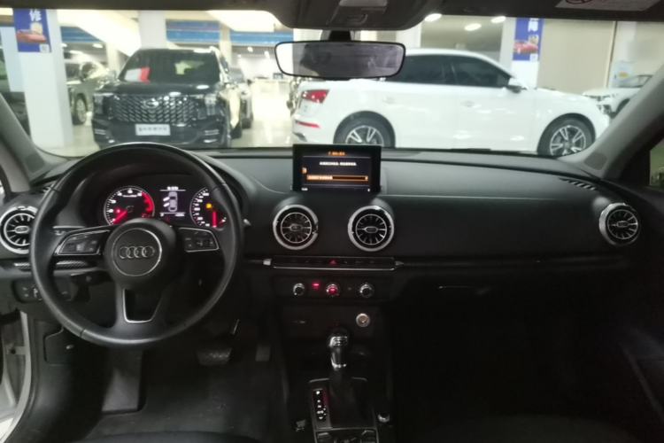 Used Audi A3 2020 Limousine 35 TFSI Fashion Edition China VI Emission Standard Center Console