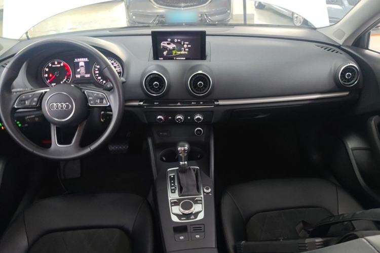 Used Audi A3 2020 Restyled Sportback 35 TFSI Entry-Level China VI Emission Standard Center Console