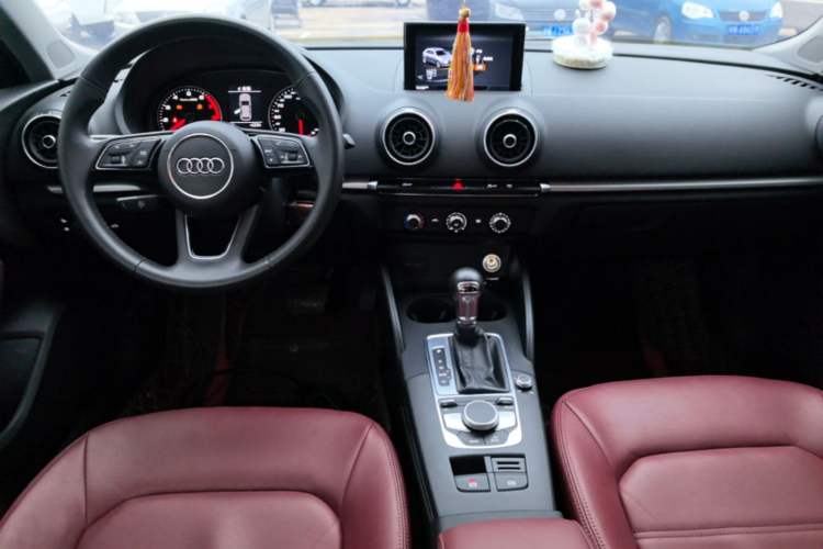 Used Audi A3 2020 Sportback 35 TFSI Ambition China VI Center Console
