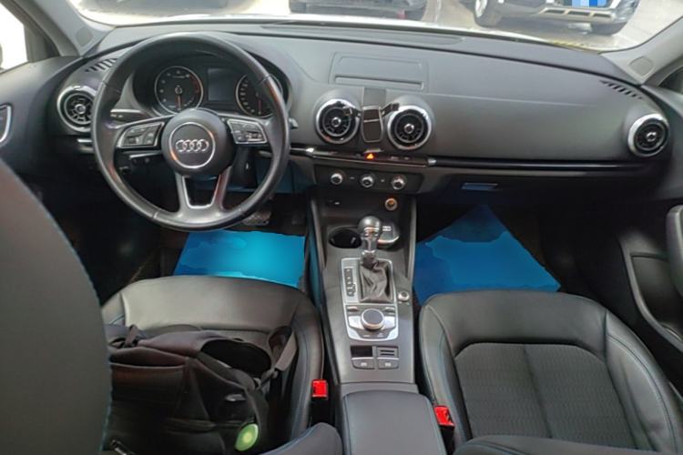 Used Audi A3 2020 Sportback 35 TFSI Fashion Edition China VI Emission Standard Center Console