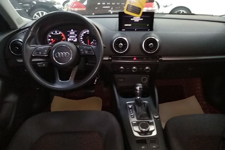 Used Audi A3 2020 Restyled Sportback 35 TFSI Entry-Level China VI Emission Standard Center Console