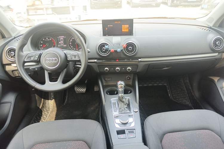 Used Audi A3 2020 Restyled Limousine 35 TFSI Ambition Version China VI Center Console