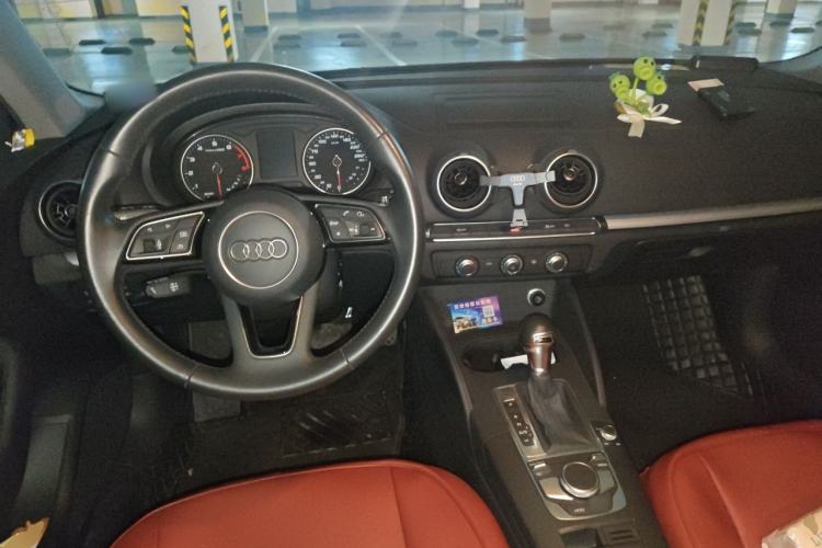 Used Audi A3 2020 Limousine 35 TFSI Ambition China VI Center Console