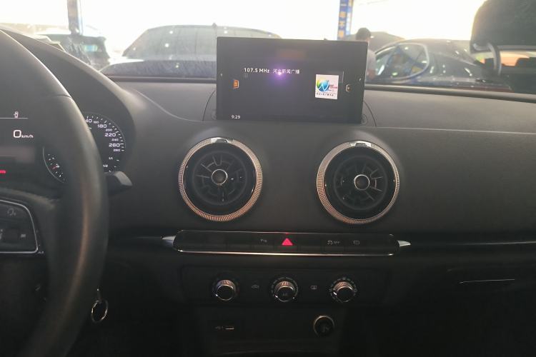 Used Audi A3 2020 Limousine 35 TFSI Fashion Edition China VI Emission Standard Center Console