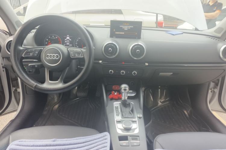 Used Audi A3 2020 Limousine 35 TFSI Fashion Edition China VI Emission Standard Center Console