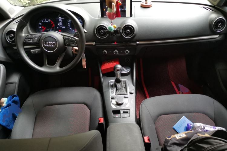 Used Audi A3 2020 Limousine 35 TFSI Ambition China VI Center Console