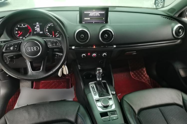 Used Audi A3 2020 Sportback 35 TFSI Fashion Edition China VI Emission Standard Center Console
