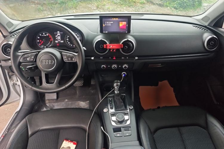 Used Audi A3 2020 Limousine 35 TFSI Fashion Edition China VI Emission Standard Center Console