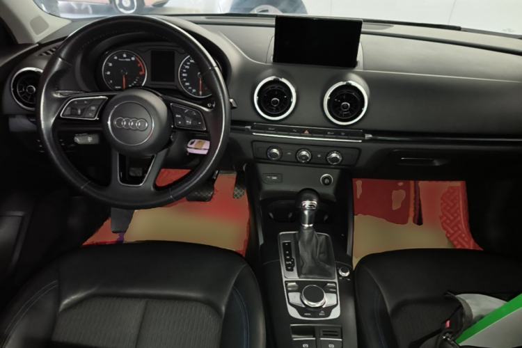 Used Audi A3 2020 Limousine 35 TFSI Fashion Edition China VI Emission Standard Center Console