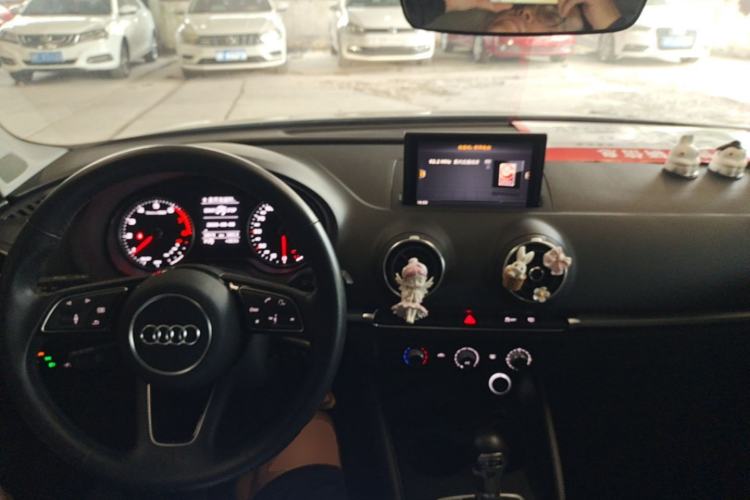 Used Audi A3 2020 Limousine 35 TFSI Ambition China VI Center Console