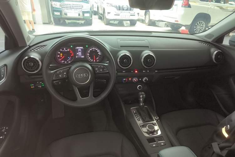 Used Audi A3 2020 Sportback 35 TFSI Fashion Edition China VI Emission Standard Center Console