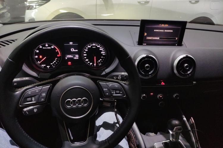 Used Audi A3 2020 Limousine 35 TFSI Fashion Edition China VI Emission Standard Center Console