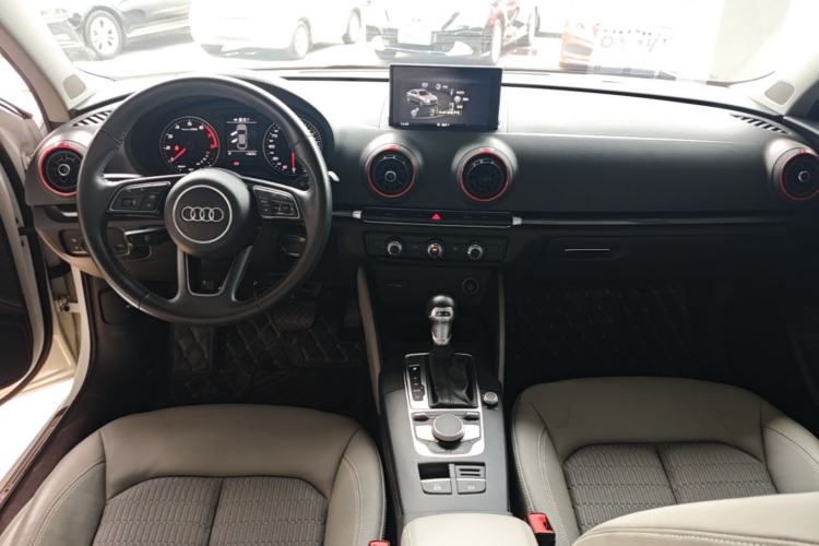 Used Audi A3 2020 Limousine 35 TFSI Fashion Edition China VI Emission Standard Center Console