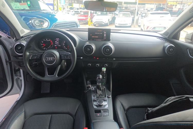 Used Audi A3 2020 Limousine 35 TFSI Fashion Edition China VI Emission Standard Center Console